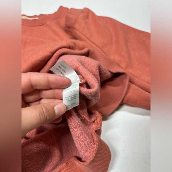 Marine Layer Pull Over CrewNeck Heart Sweatshirt Size M SOLD AS IS - Picture 6 of 7